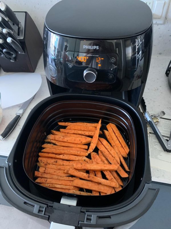 Celebrate with Us Anniversary Limited-Time & Limited-Quantity Deal AED د.إ99:Philips Premium Airfryer XXL with Fat Reduction Technology, 3 lb / 7-quart capacity, Rapid Air...